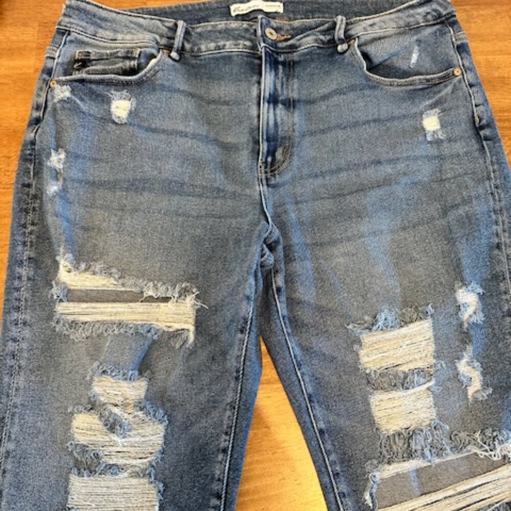 KanCan Cropped Jeans